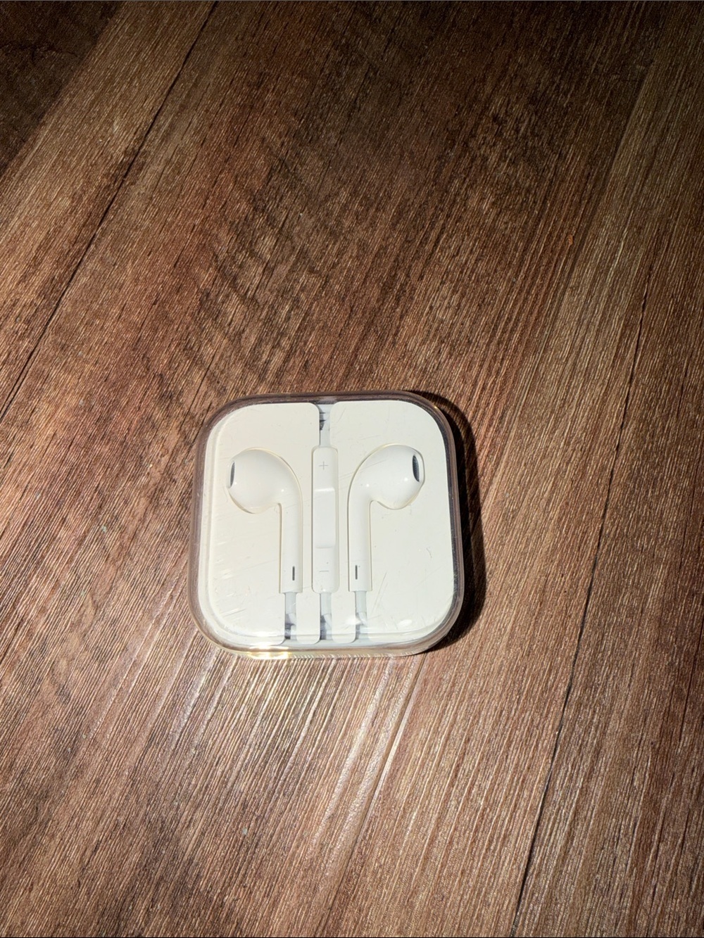 **NEW** Apple corded earbuds